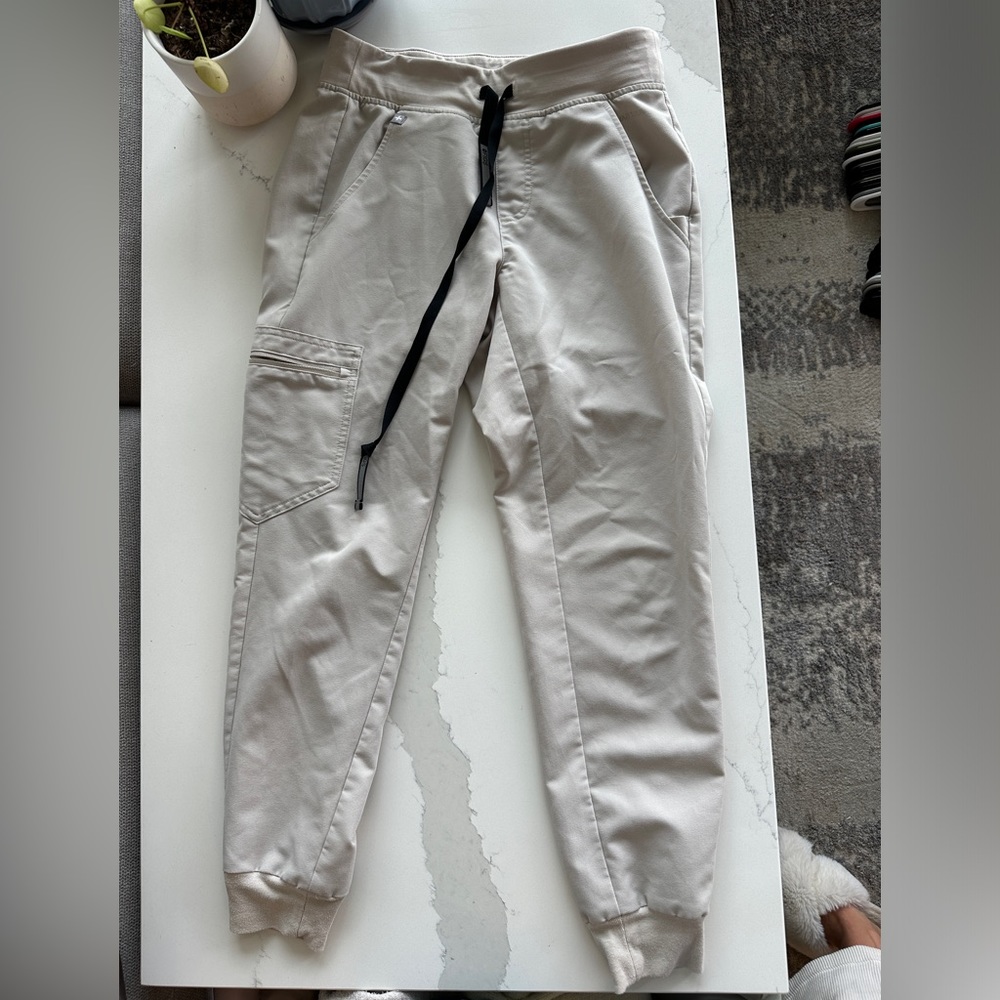 Jaanuu jogger scrub pants